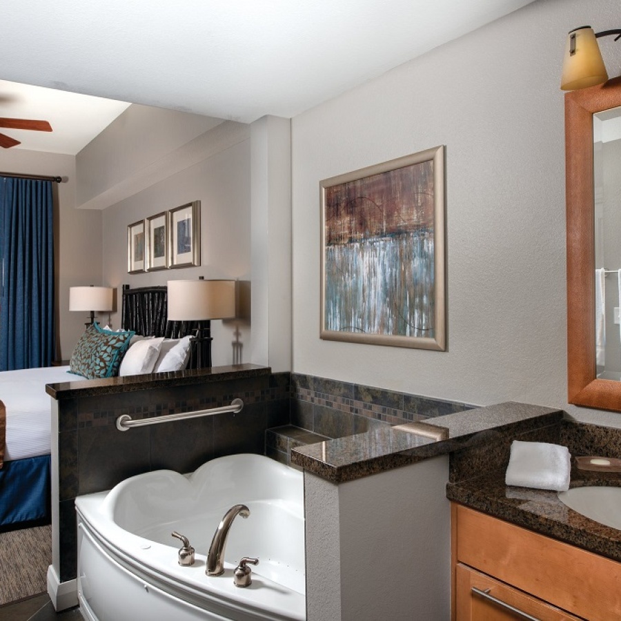 Wyndham Great Smokies Lodge Master Bathroom